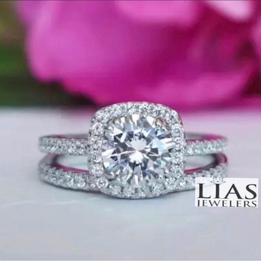 New 18k white gold wedding ring set